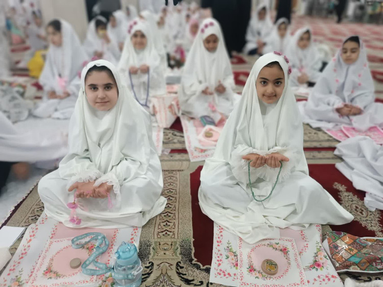ست جشن تکلیف جنس کرپ الیزه در سایزبندی مختلف با تنوع رنگ بالا